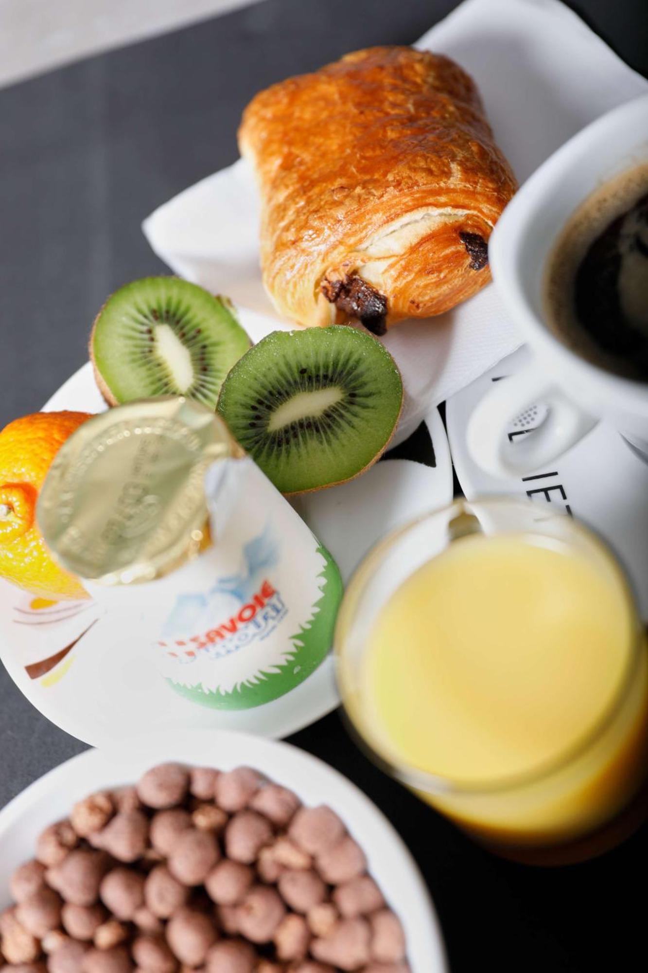 Brit Hotel Chambéry Kültér fotó